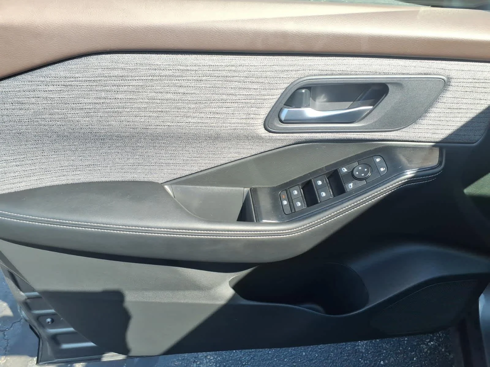 Certified Used 2023 Gun Metallic Nissan SV image 10