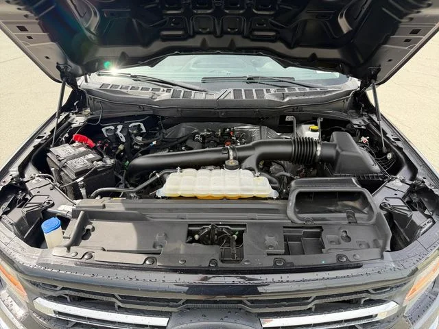 Used 2025  Ford XLT image 24