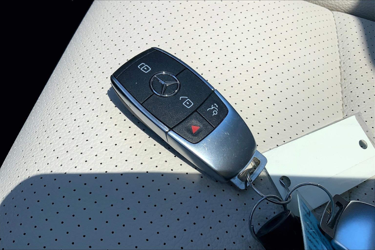 Used 2025 Polar White Mercedes-Benz GLS 450 image 13