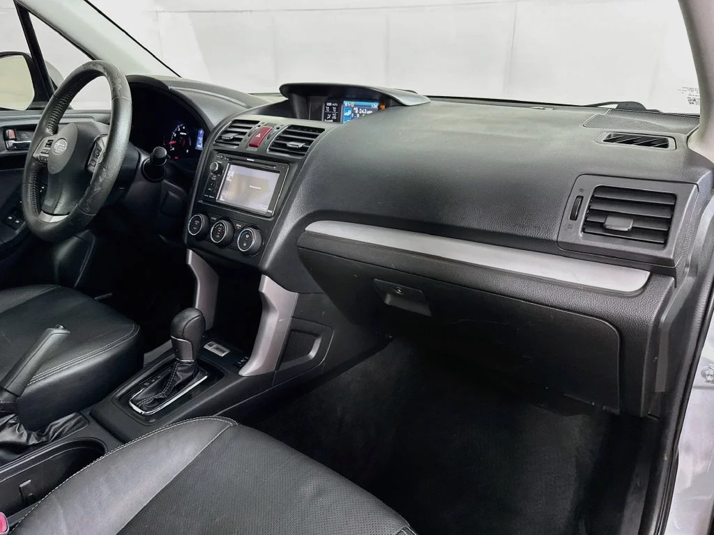 Used 2015 Silver Subaru 2.5i Touring image 36
