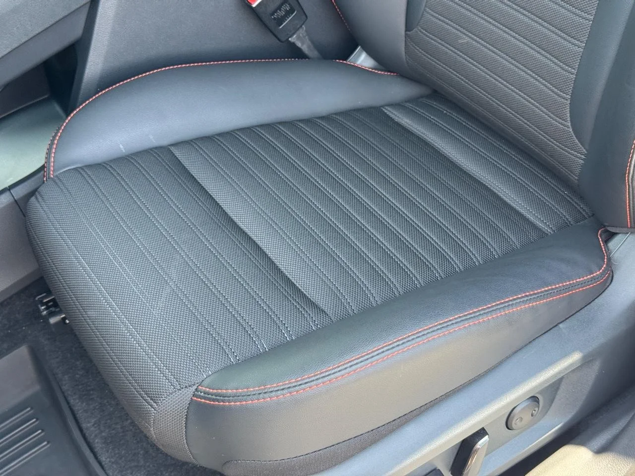 Used 2026 Boulder Gray Pearl Nissan Rock Creek image 26