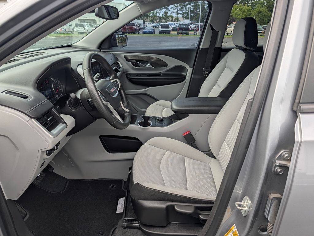 Used 2024 Silver GMC SLE image 19