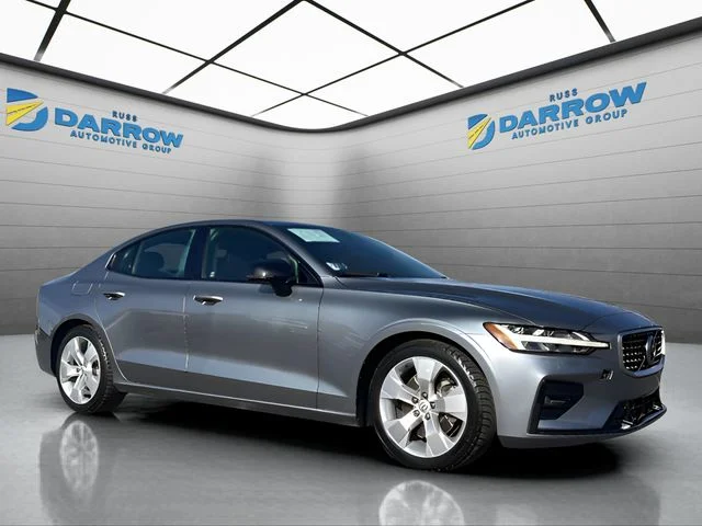 Used 2020 Gray Volvo T5 R-Design image 7