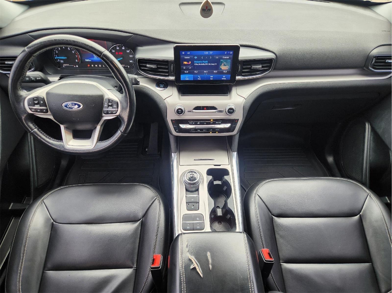 2023 Ford Explorer photo 26 of 34
