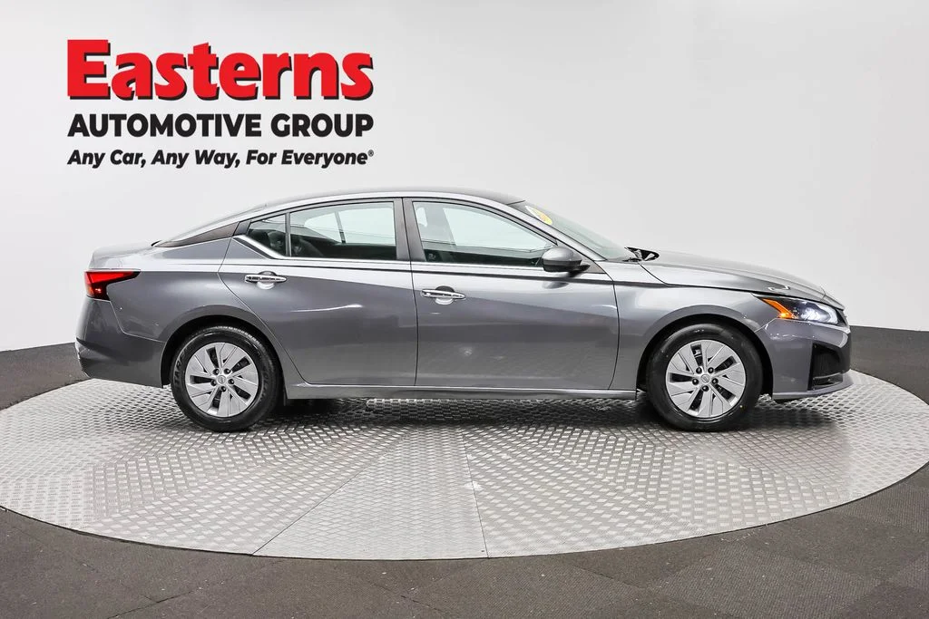 Used 2023 Gray Nissan 2.5 S image 4
