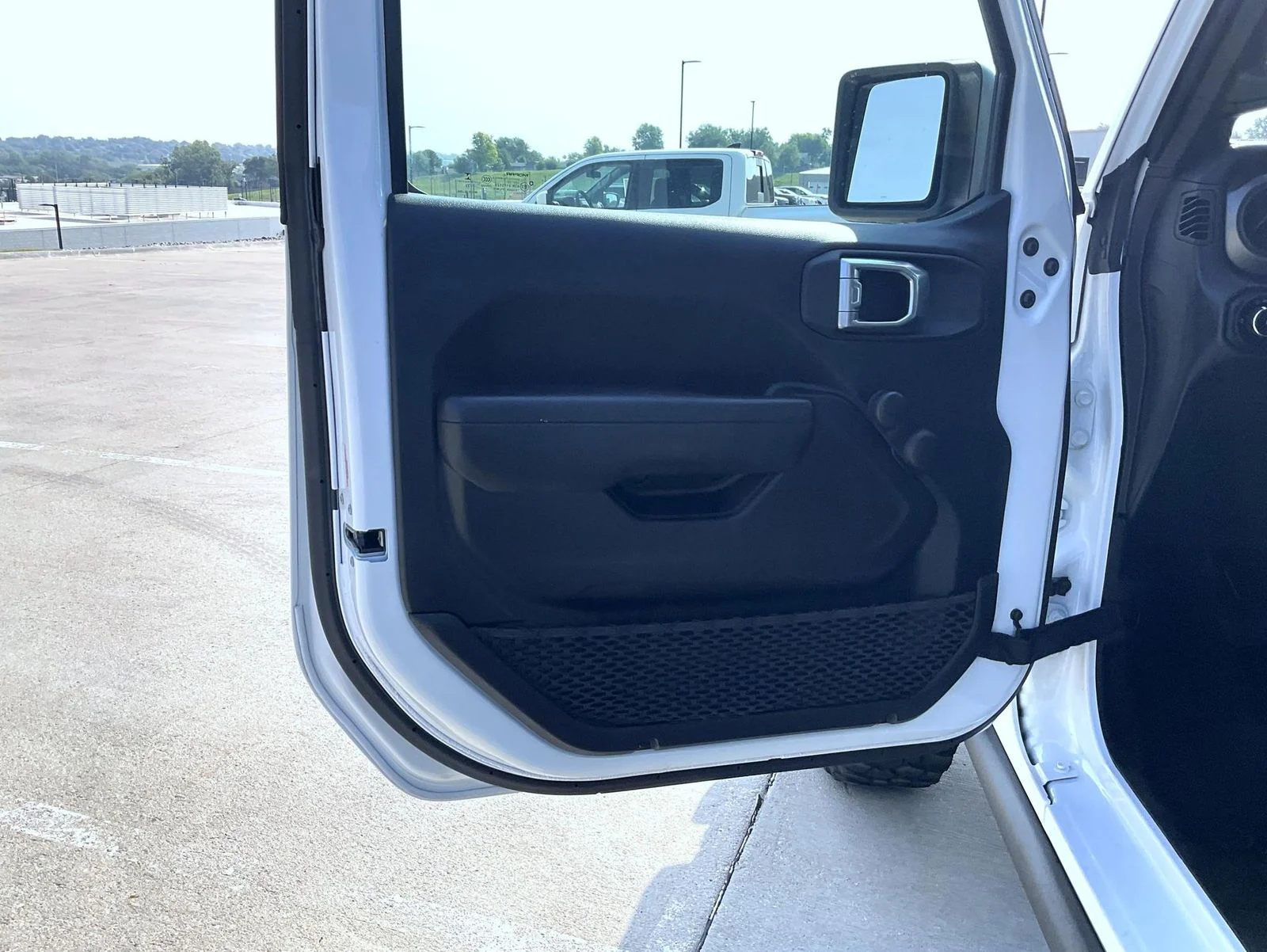 Used 2022 White Jeep Unlimited Willys image 10