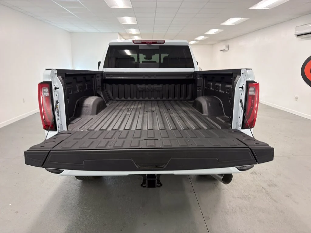 2026 GMC Sierra 3500HD Denali Ultimate - Photo 11