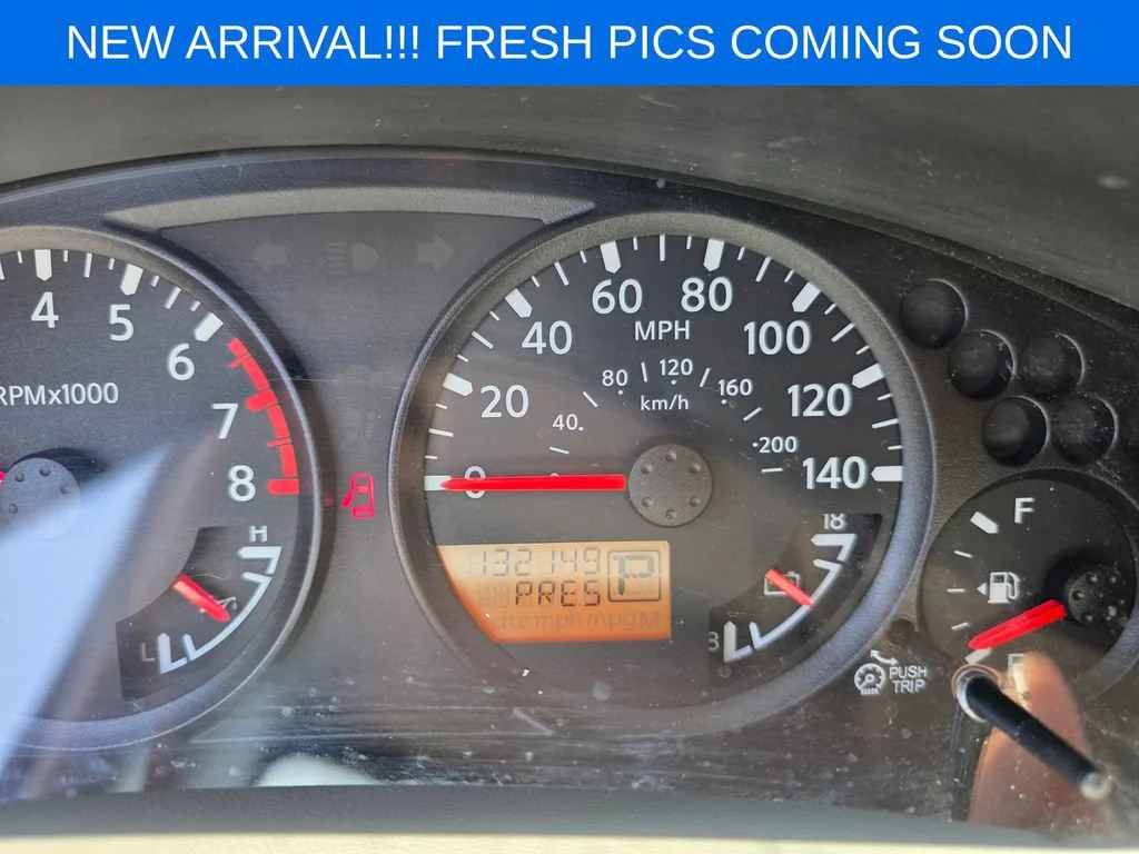 Used 2015 Red Nissan X image 11