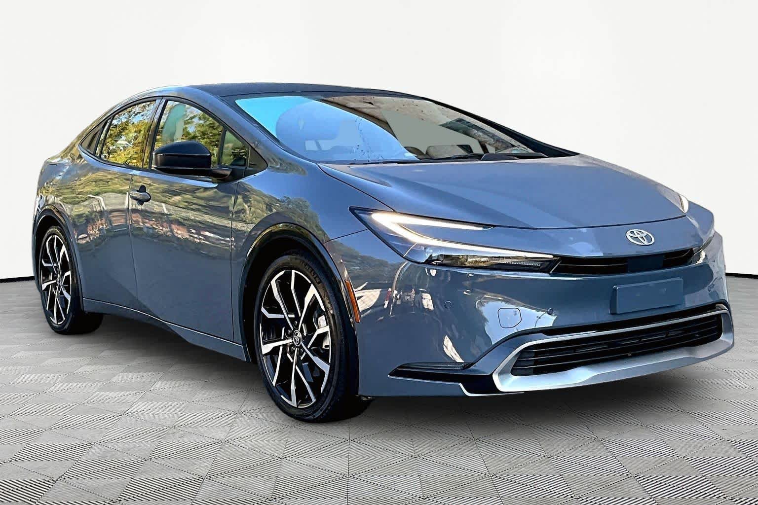 Used 2026 Guardian Gray Toyota SE image 3