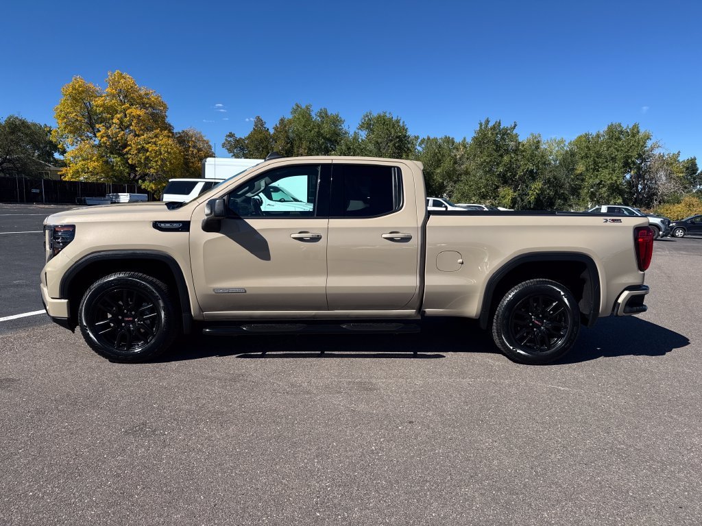 Used 2023 DESERT SAND METALLIC GMC Elevation image 2