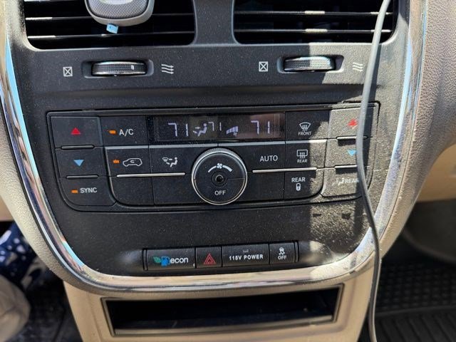 Used 2014 Bright White Clearcoat Chrysler Touring image 12