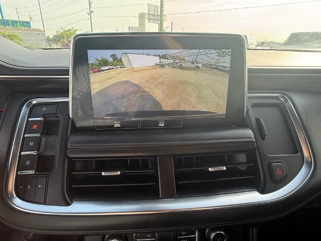Used 2021 Black Chevrolet Z71 image 17