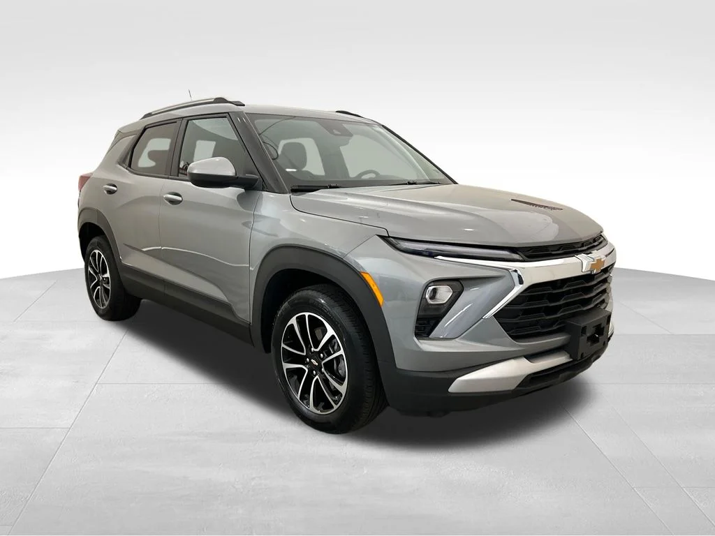 Used 2025 Gray Chevrolet LT image 7