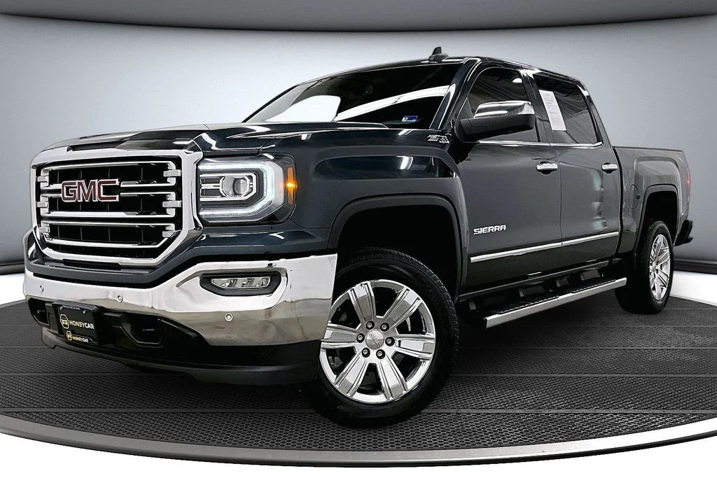 Used 2018 Gray GMC SLT image 3