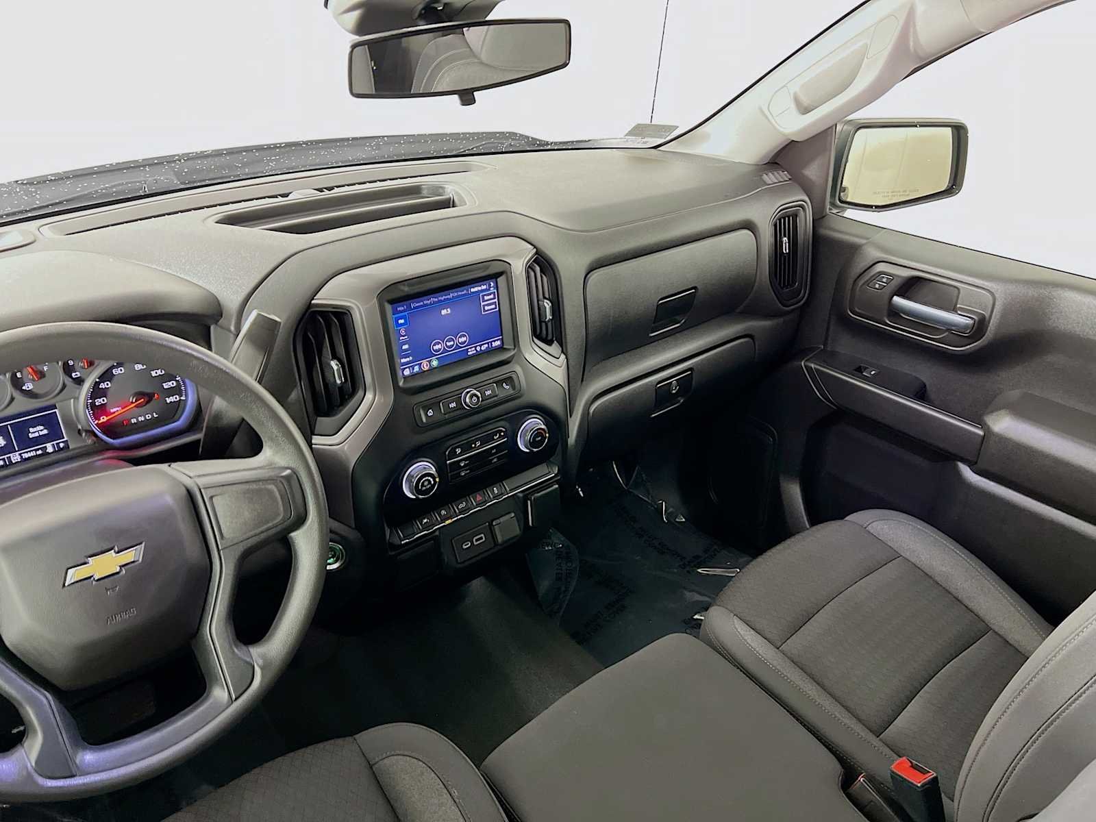 Used 2022 Silver Ice Metallic Chevrolet Custom image 22