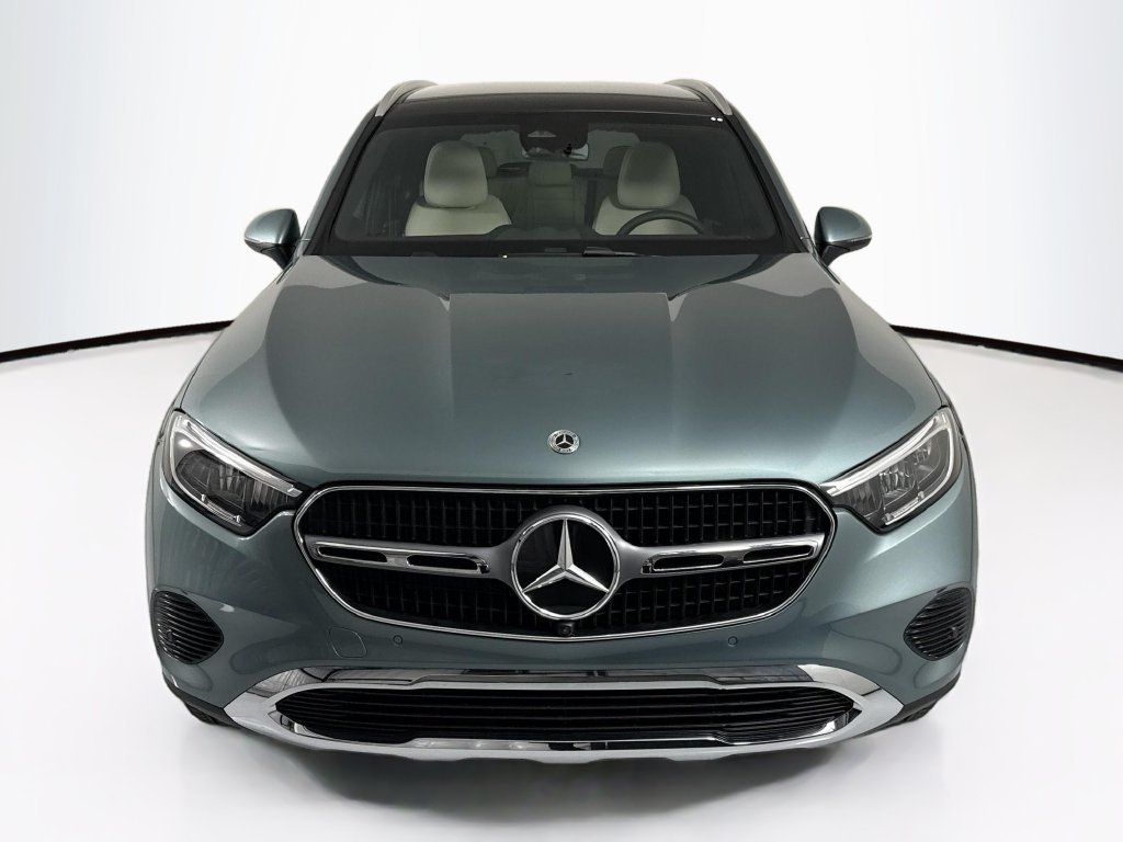 New 2027 Verde Silver Metallic Mercedes-Benz GLC 300 image 2