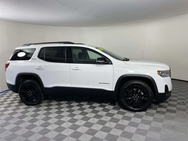 Used 2023 White GMC SLE image 11