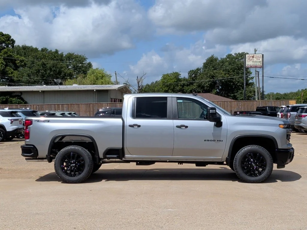 2026 Chevrolet Silverado 2500 HD Custom - Photo 9