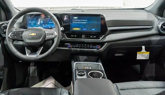 2027 Chevrolet Equinox LT - Photo 13