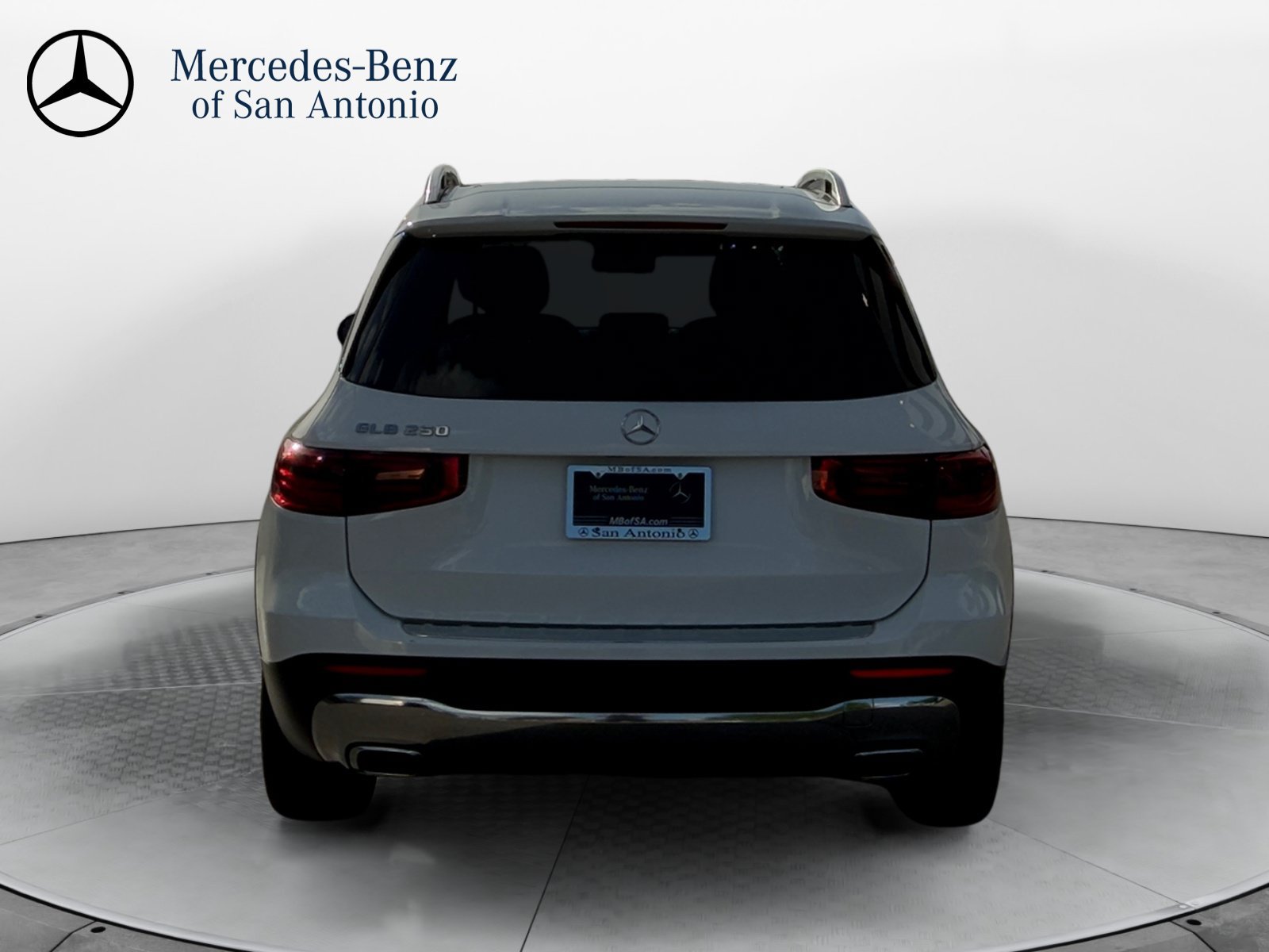 Used 2026 Polar White Mercedes-Benz GLB 250 image 6