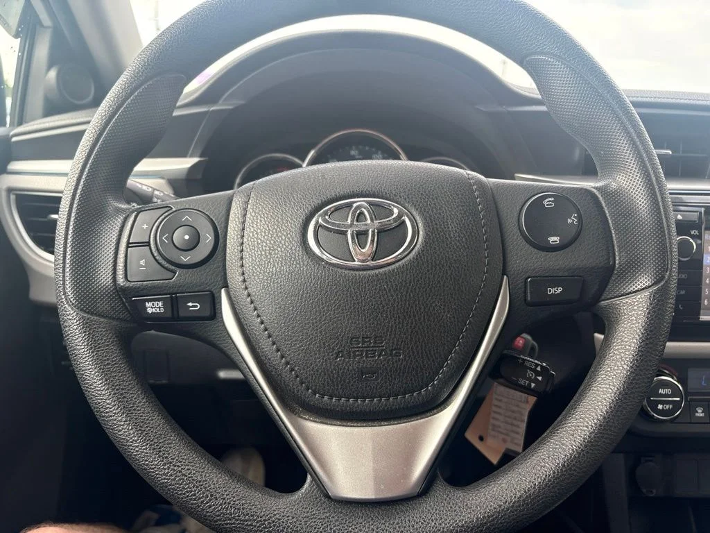 Used 2016 Silver Toyota LE image 14