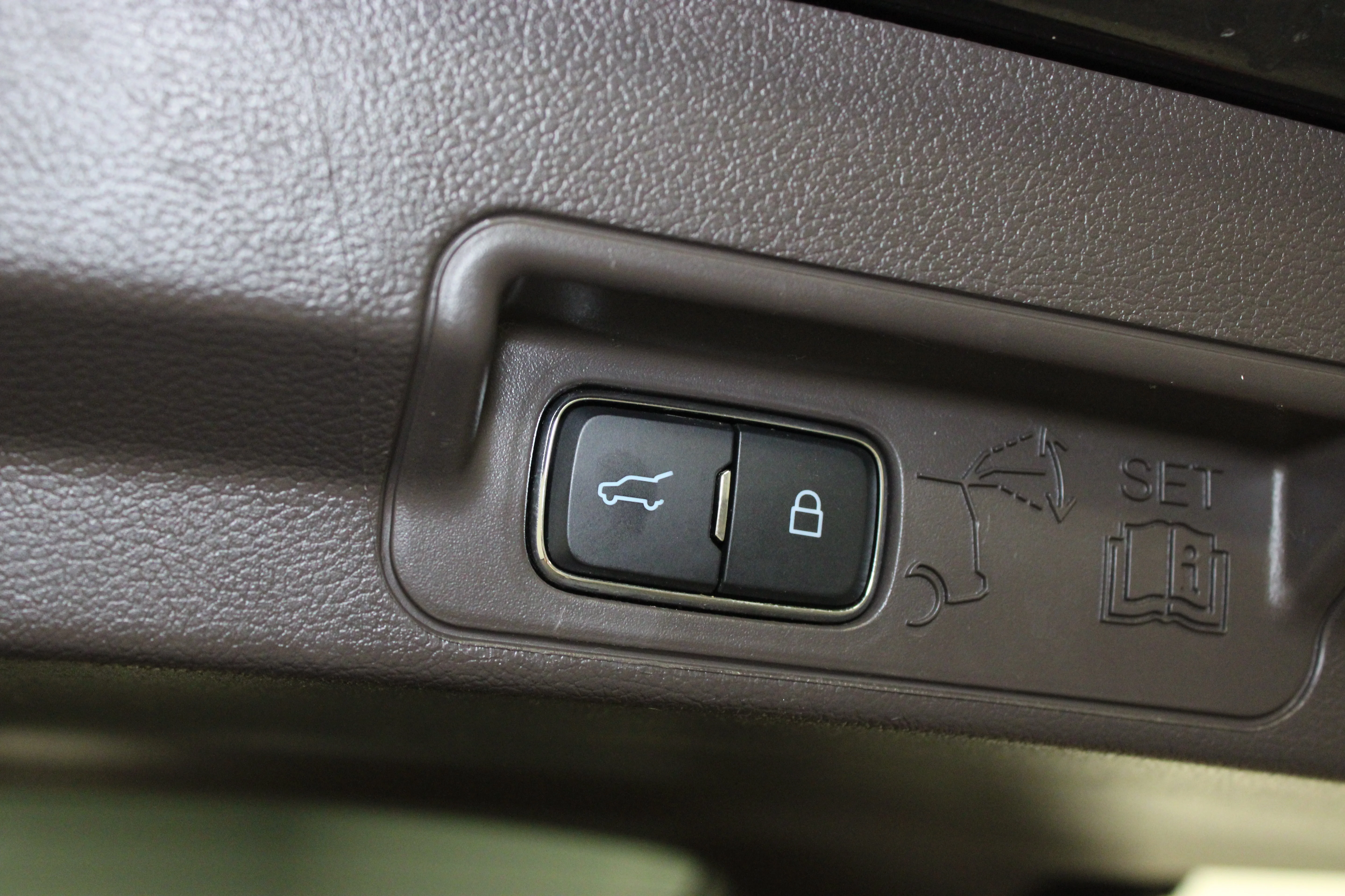 Used 2022 Stone Blue Metallic Ford Platinum image 15