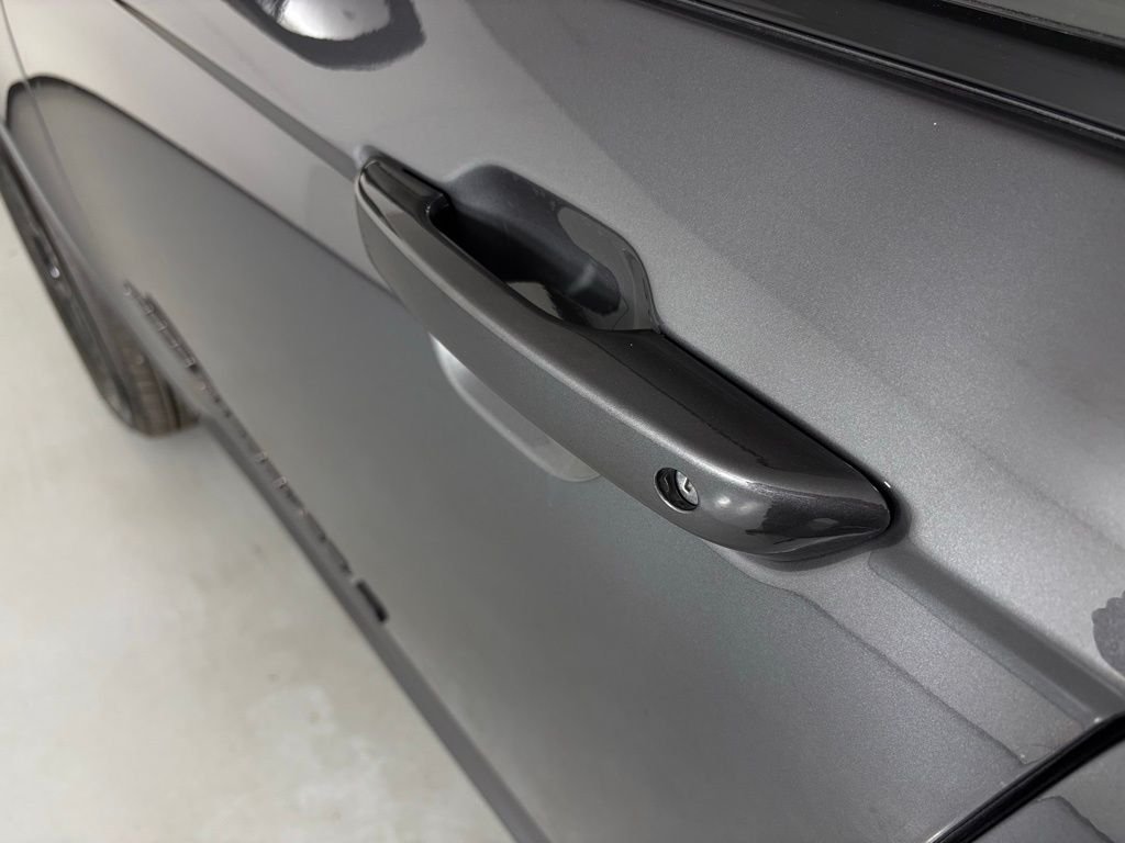 New 2026 Baltic Gray Metallic Clear-Coat Exterior Paint Jeep Altitude image 12