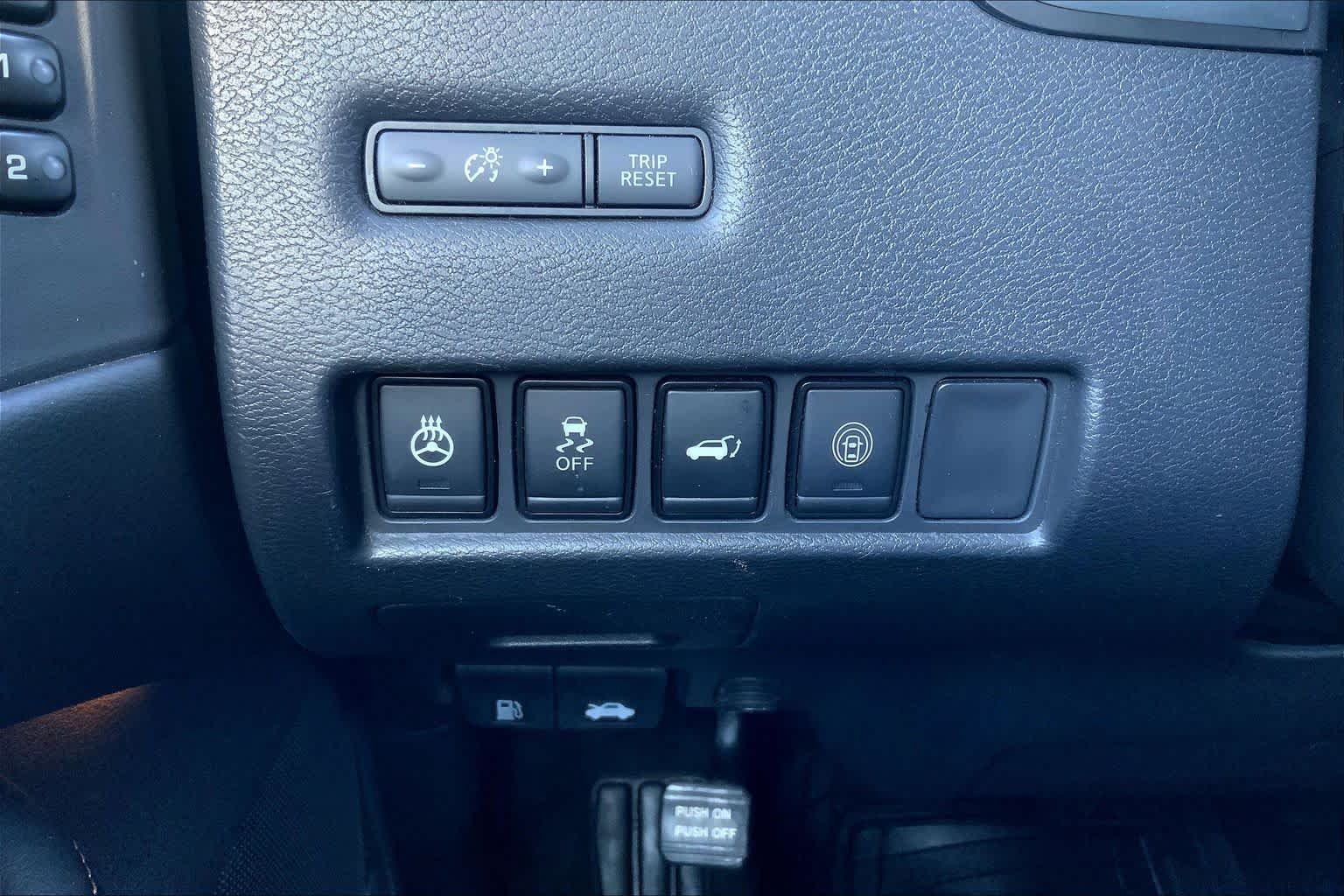 Used 2023 Deep Ocean Blue Pearl Nissan Platinum image 34