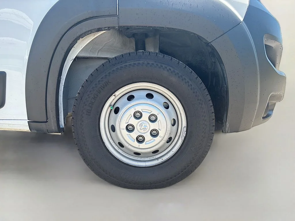 Used 2023 White Ram Base image 10