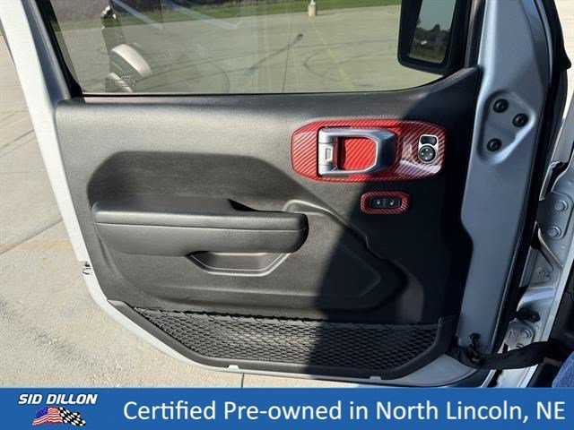 Used 2024 Silver Zynith Clearcoat Jeep Rubicon image 17