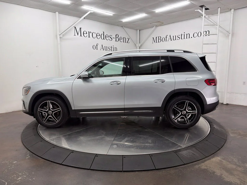 New 2026 Silver Mercedes-Benz GLB 250 image 4