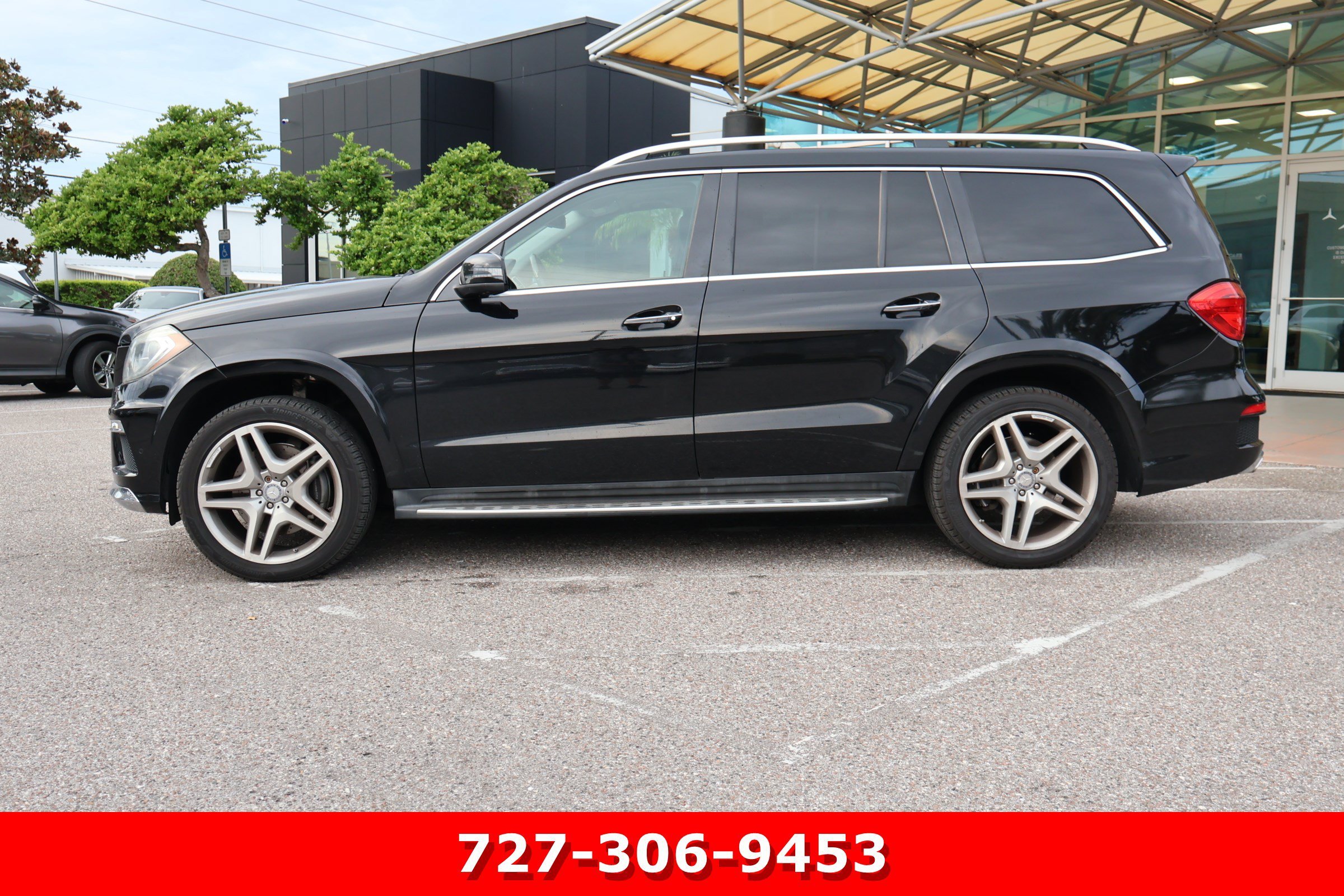 Used 2015 Black Mercedes-Benz GL 550 image 6