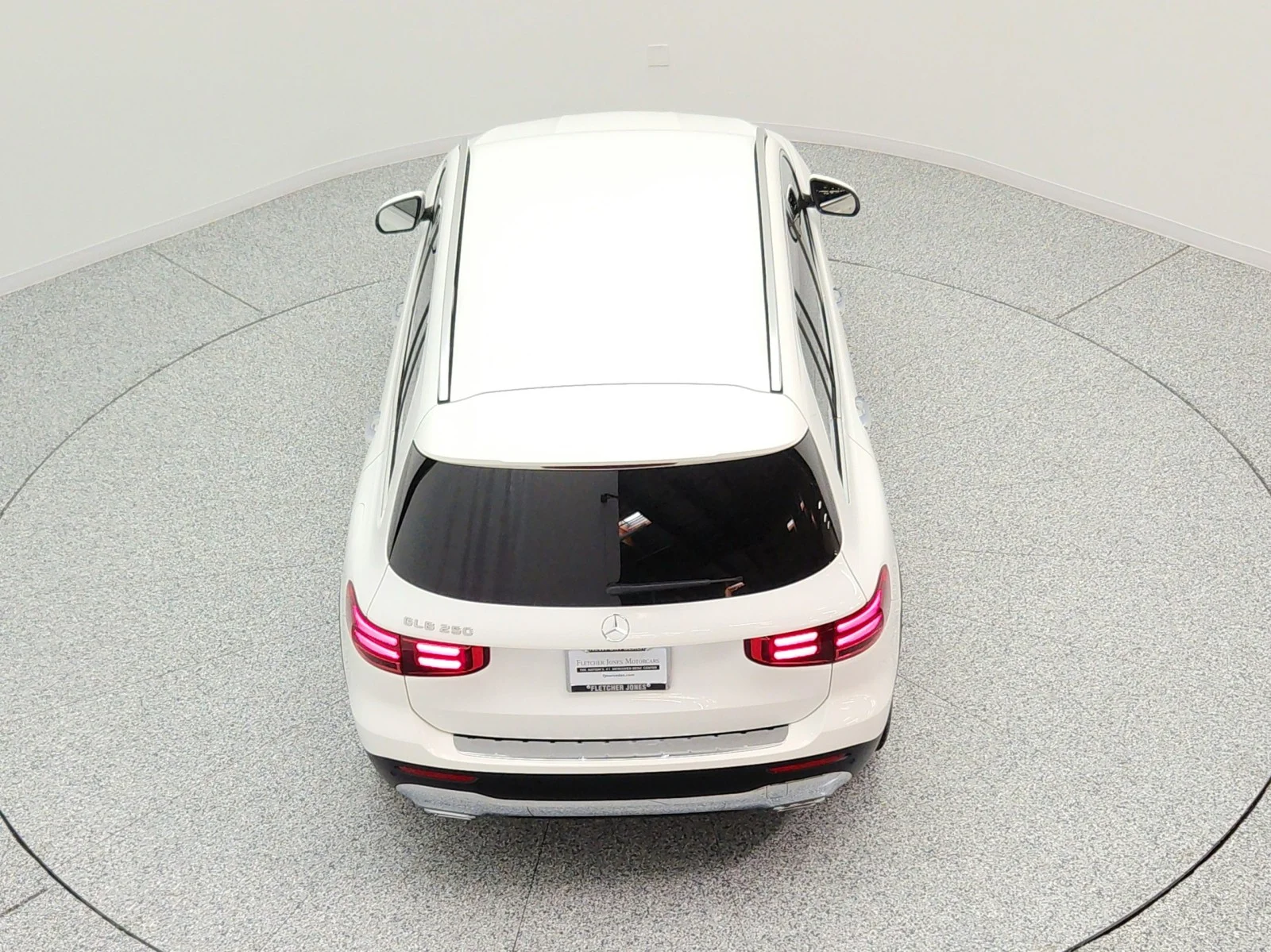 Used 2025 Polar White Mercedes-Benz GLB 250 SUV image 27