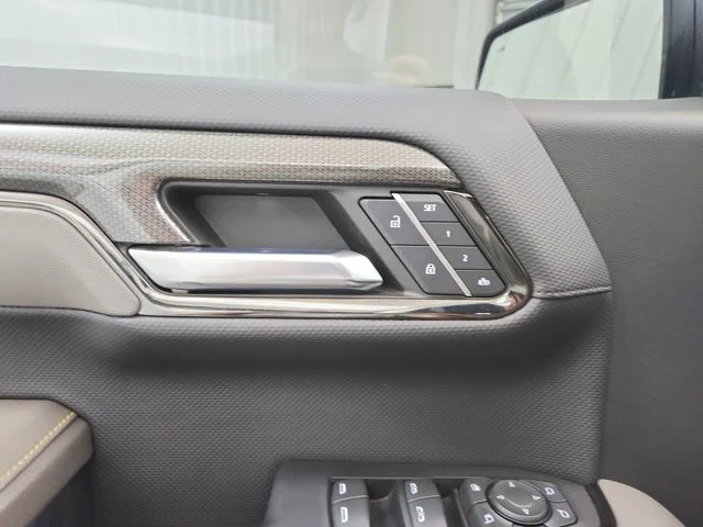 Used 2022 White Chevrolet ZR2 image 33