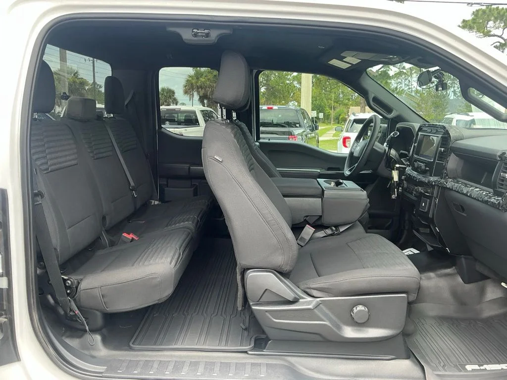 Used 2023 White Ford XL image 30