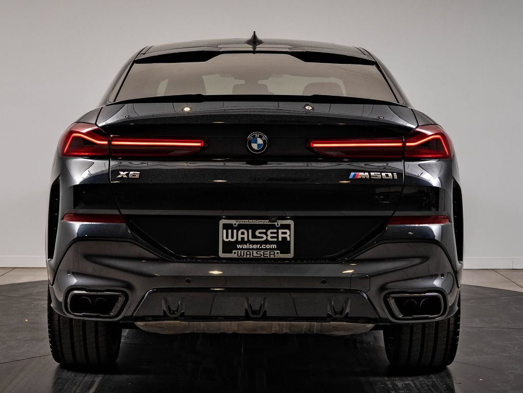 Used 2021 Black Sapphire Metallic BMW M50i image 7