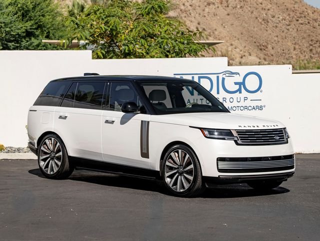 Used 2025 Icy White Gloss Land Rover SV image 4