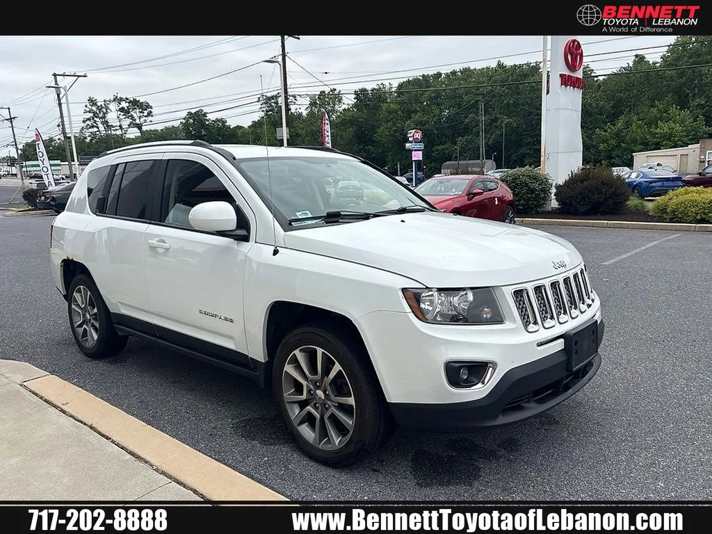 Used 2017 White Jeep Latitude image 1