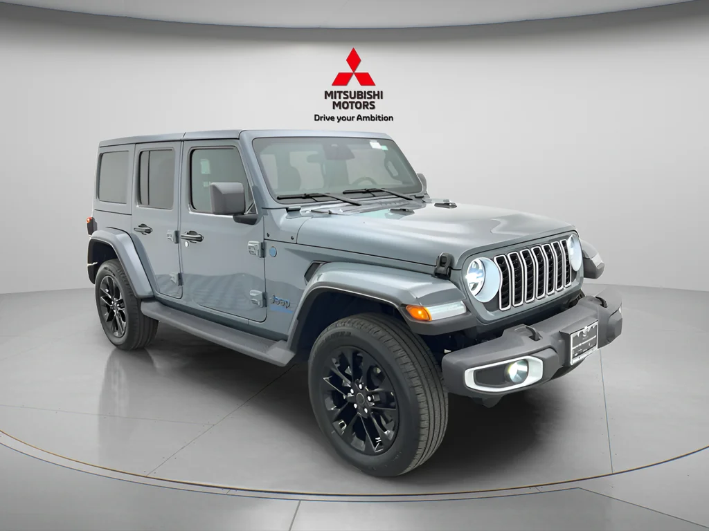 Used 2025 Anvil Clear Coat Jeep Sahara 4xe image 3