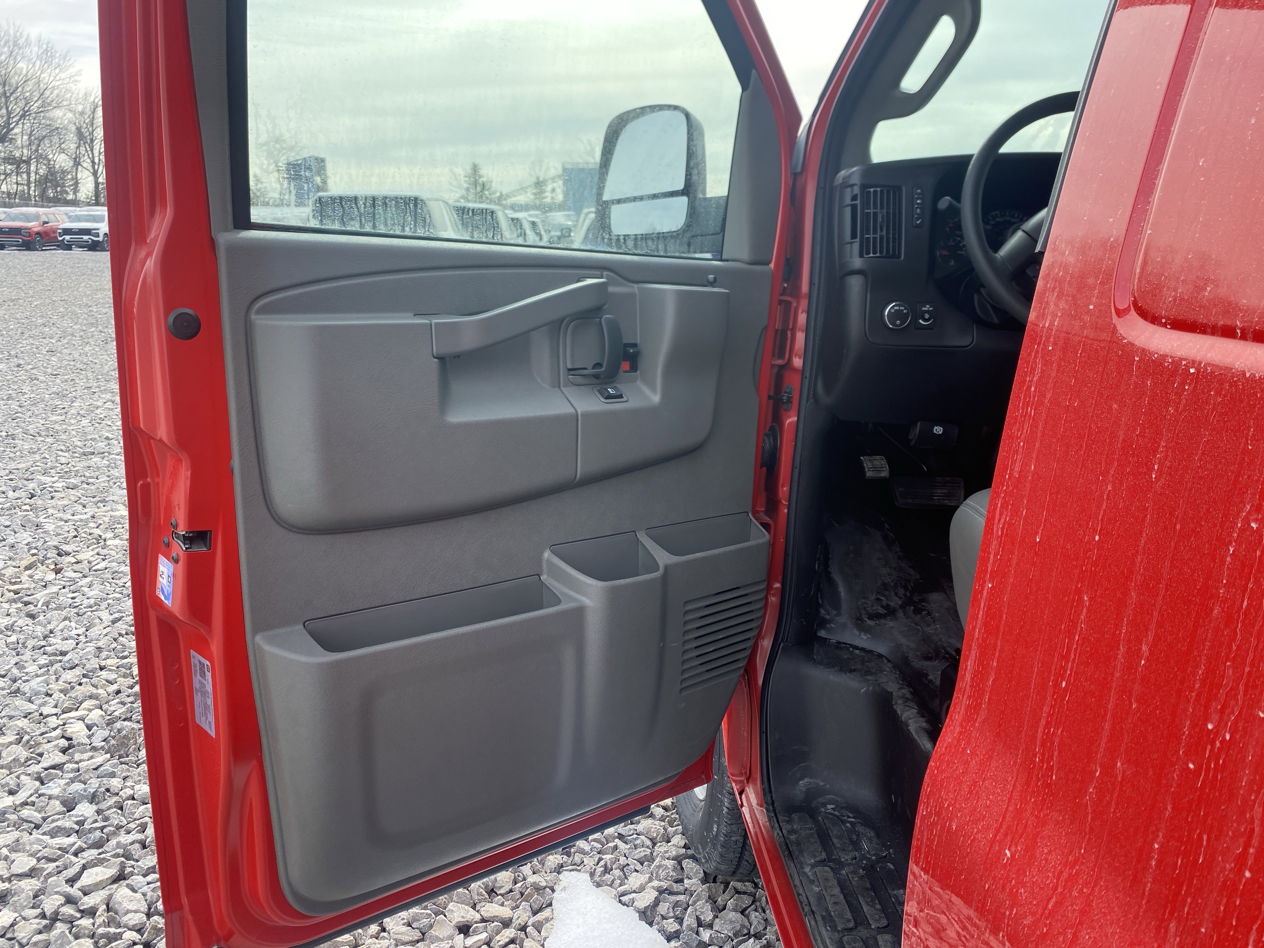 2025 Chevrolet Express Cargo Work Van - Photo 9