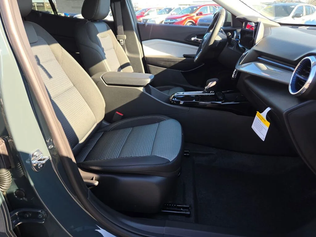 2026 Chevrolet Trax LT - Photo 6
