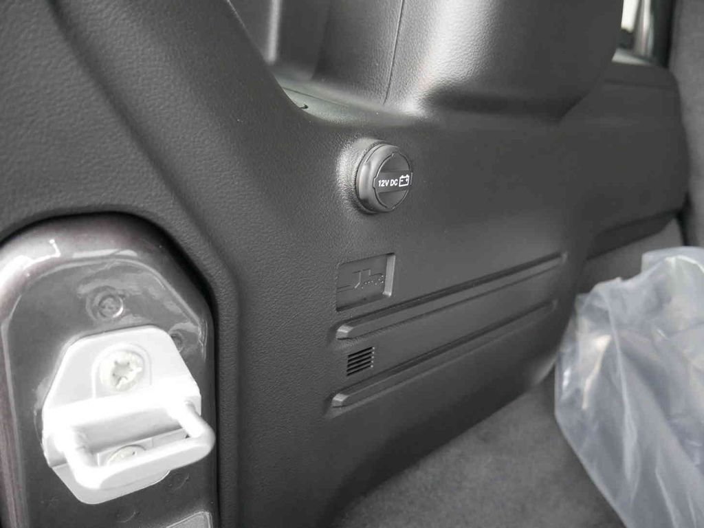 New 2026 Granite Crystal Metallic Clearcoat Jeep Rubicon image 8
