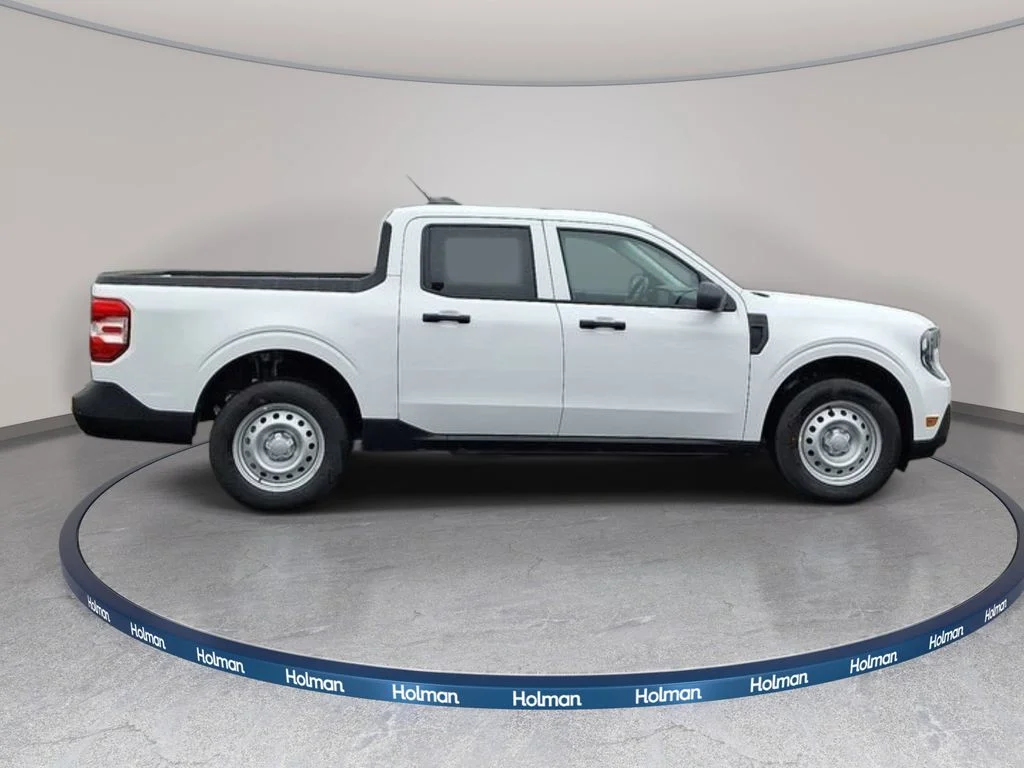 New 2026 Oxford White Ford XLT image 3