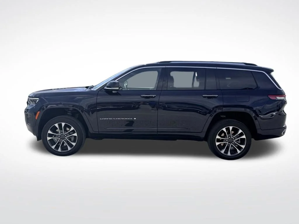 Used 2024 Black Jeep Overland image 3