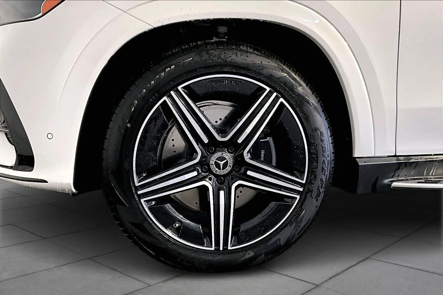New 2026 Polar White Mercedes-Benz GLE 350 image 17