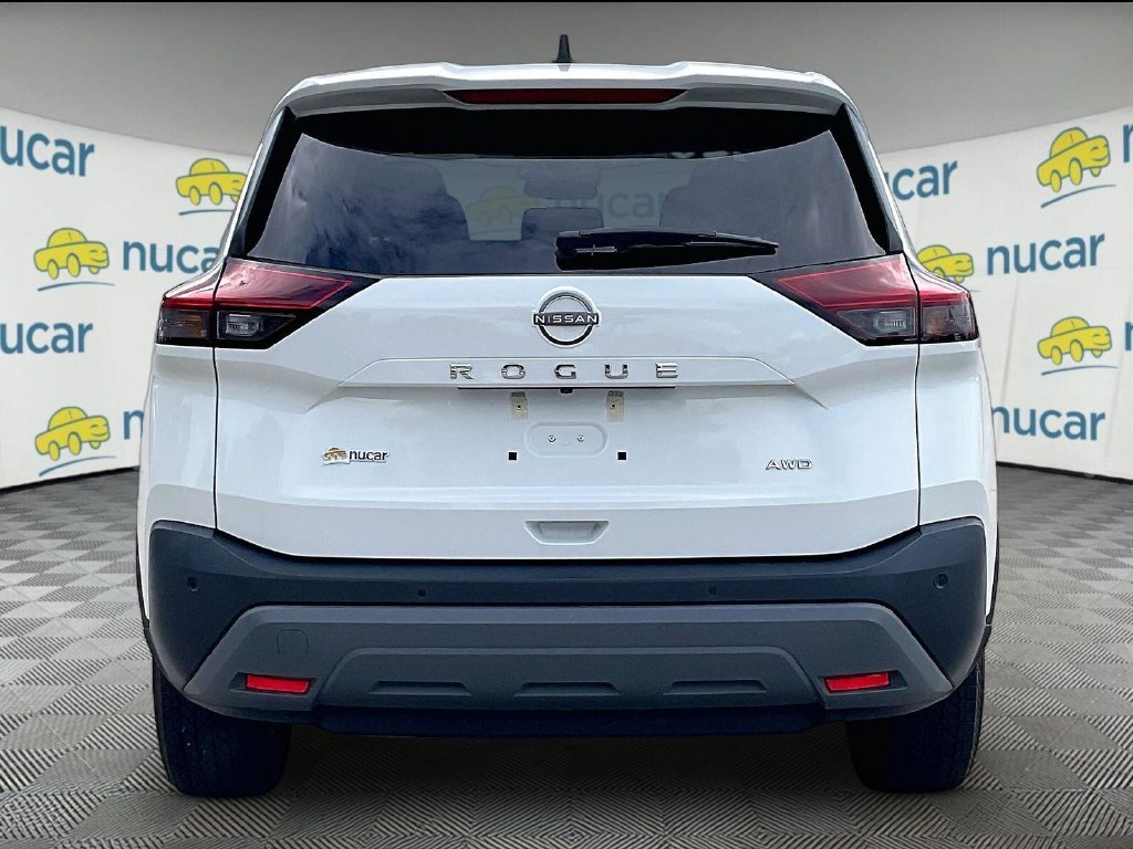 Used 2023 Glacier White Nissan S image 5