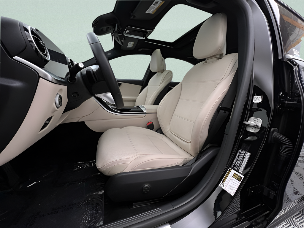 Used 2025  Mercedes-Benz C 300 image 20