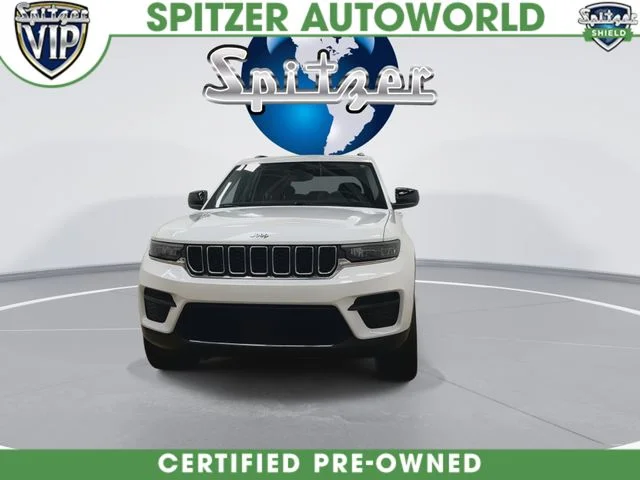 Used 2024 White Jeep Laredo X image 3