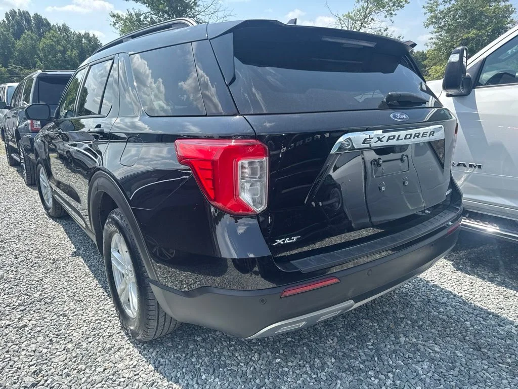Used 2023 Black Ford XLT image 4
