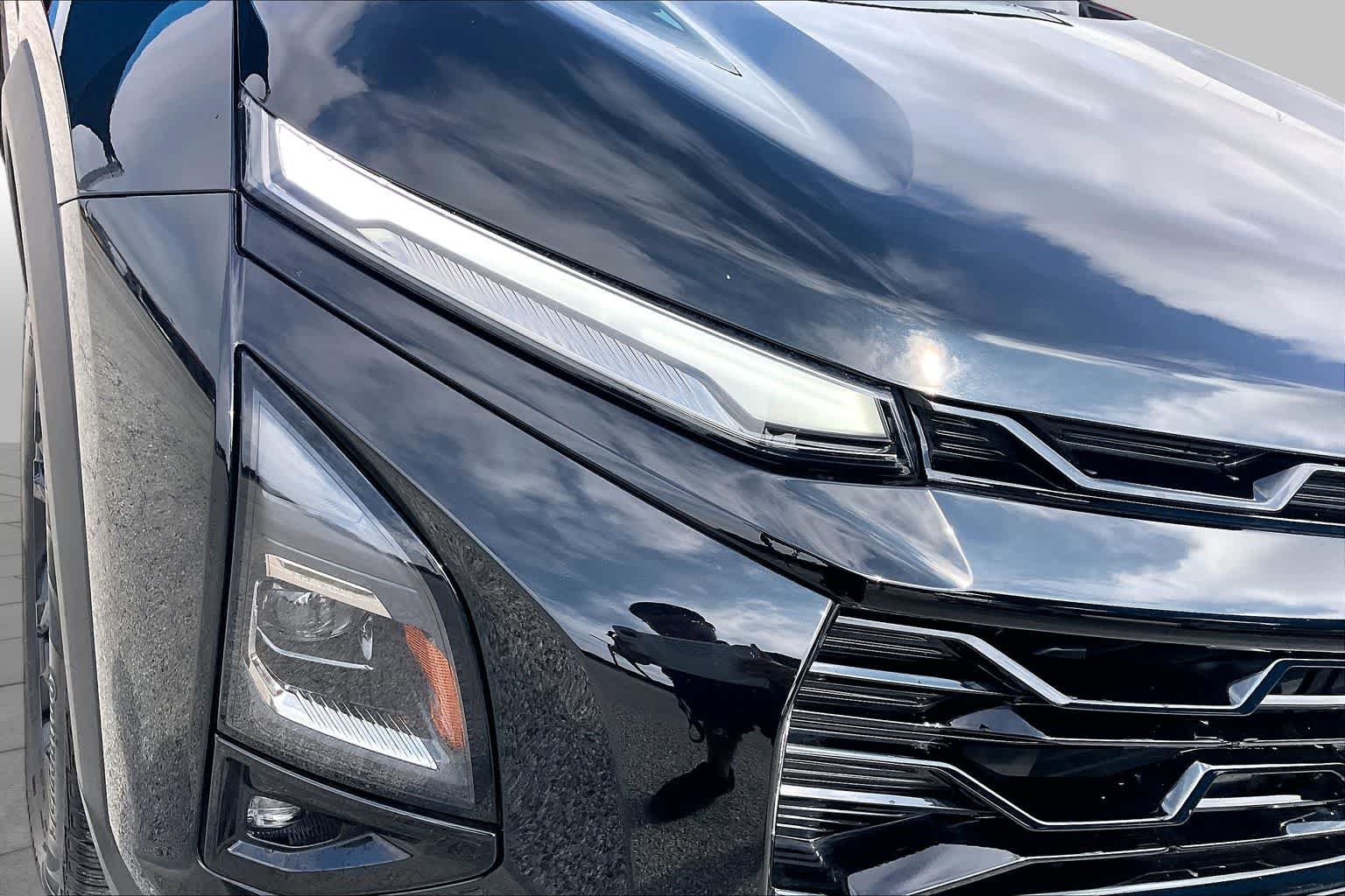 Used 2025 Mosaic Black Metallic Chevrolet AWD RS image 28